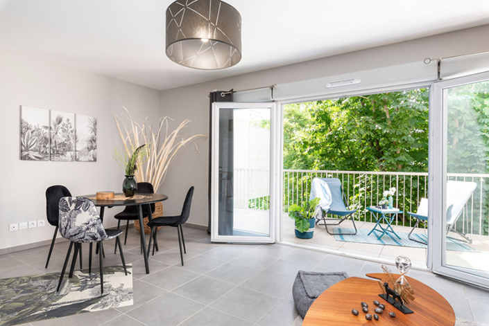PG-homestaging votre spécialiste du Home staging à Lyon et en Rhône-Alpes Aménagement home stagé de vos biens immobiliers pour une vente rapide et optimale, au service des promoteurs immobiliers, bailleurs sociaux, agents et mandataires et des particuliers